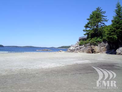 All you can say about this beach is WOW. White sands, a beautiful boardwalk stroll so close to town and never any crowds. What more do you want from paradise? You need to be here!